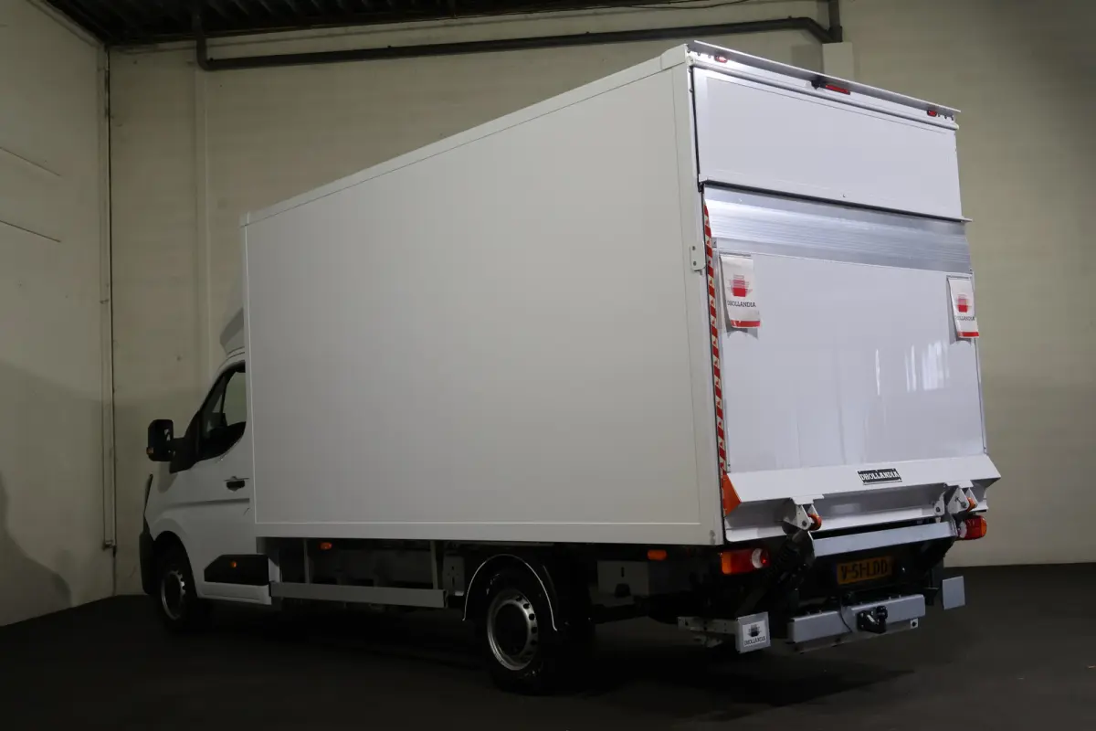 2.0 dCi 150pk Bakwagen met Laadklep Trekhaak
