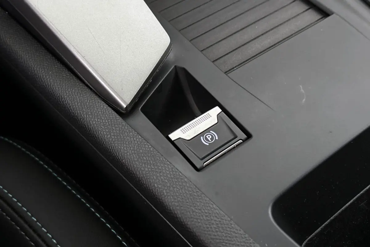 1.2 Hybrid 145 e-DCS6 Allure Automaat Camera Apple CarPlay Keyless