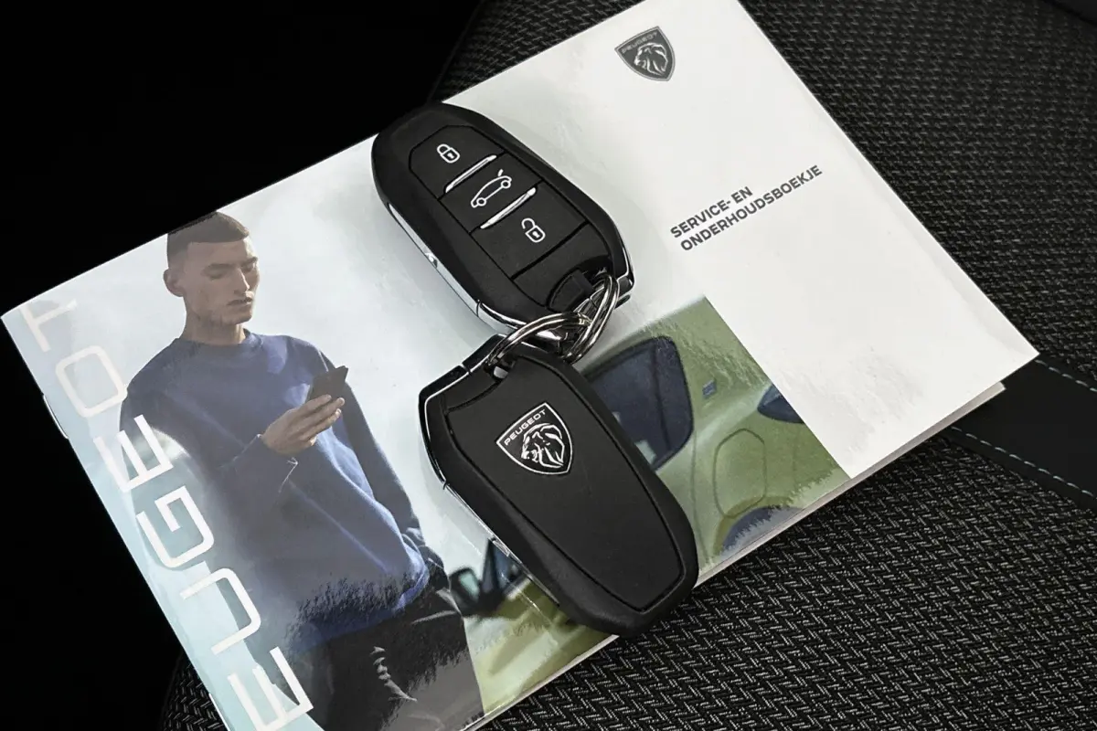 1.2 Hybrid 145 e-DCS6 Allure Automaat Camera Apple CarPlay Keyless