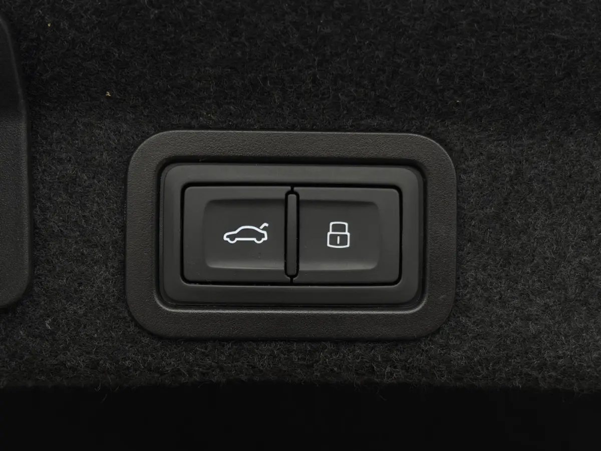 50 TFSI e quattro Advanced edition VOL! | 300PK | Goed onderH | AchterCam | Carplay | StoelverW| mem seats | etc