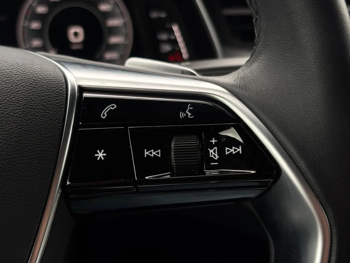 50 TFSI e quattro Advanced edition VOL! | 300PK | Goed onderH | AchterCam | Carplay | StoelverW| mem seats | etc