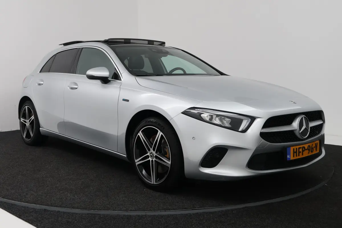 250 e Business Solution AMG Limited (PANORAMADAK, SFEERVERLICHTING, BURMEISTER, CAMERA, SFEERVERLICHTING, STOELVERWARMING)