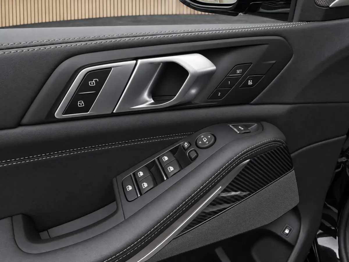xDrive50e |M-Stoelen |Pano |Carbon int. |Head-Up |360° |Harman/Kardon