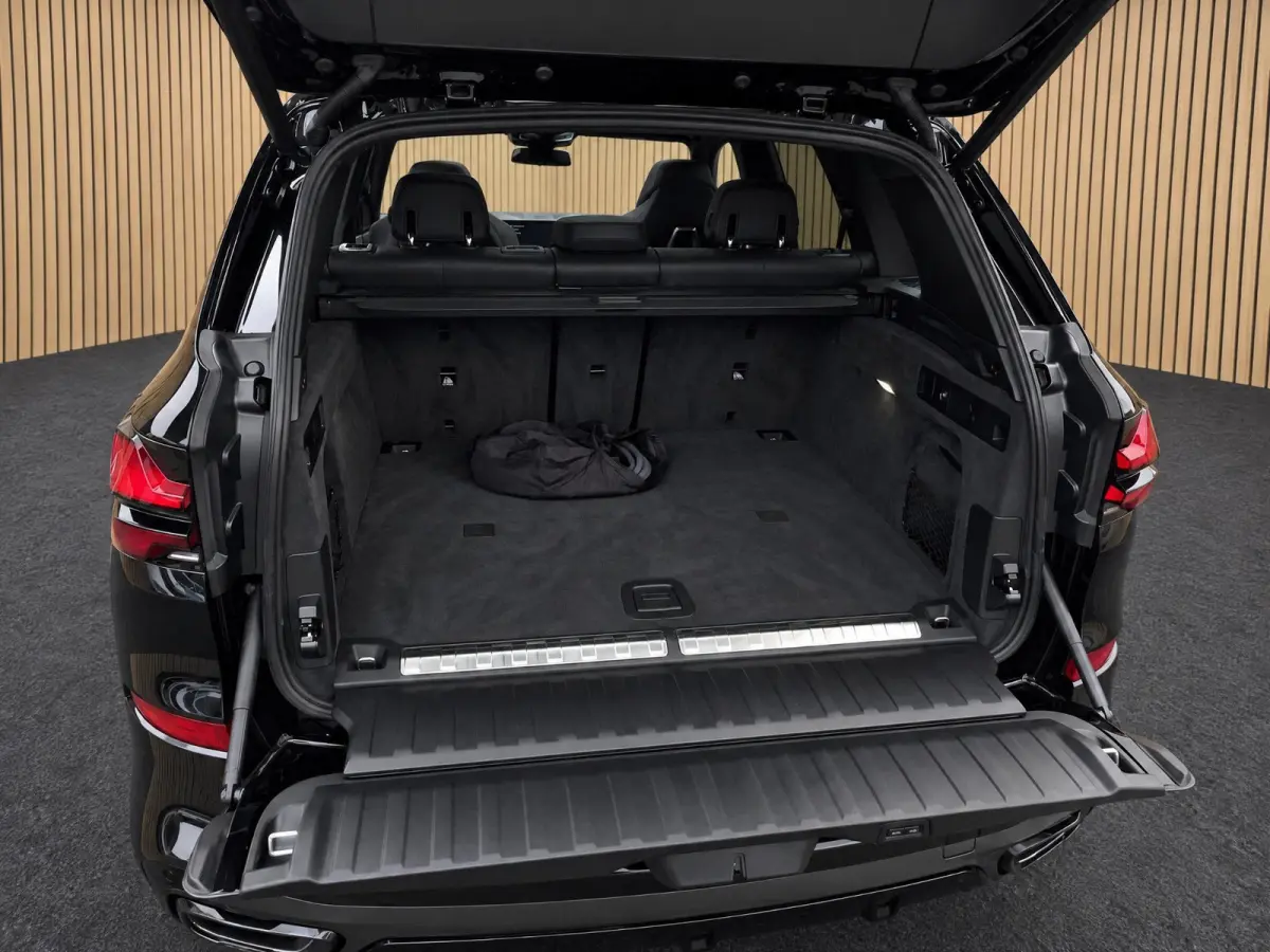 xDrive50e |M-Stoelen |Pano |Carbon int. |Head-Up |360° |Harman/Kardon