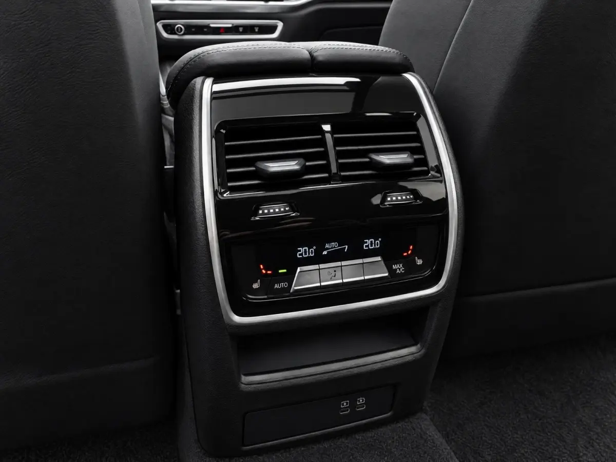 xDrive50e |M-Stoelen |Pano |Carbon int. |Head-Up |360° |Harman/Kardon