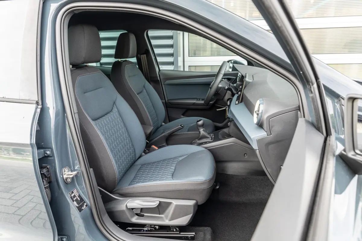 1.0 EcoTSI 95pk Style Business Connect | Achteruitrijcamera | Parkeersensoren