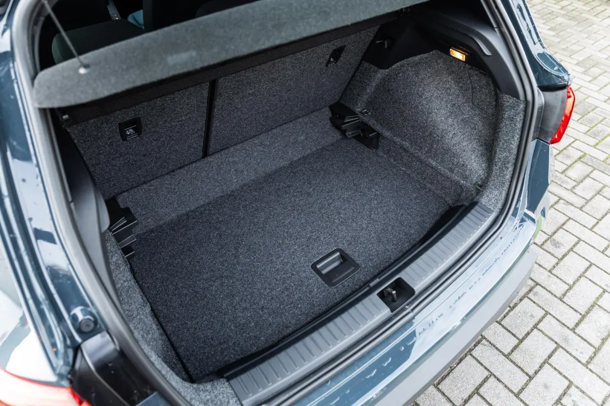 1.0 EcoTSI 95pk Style Business Connect | Achteruitrijcamera | Parkeersensoren