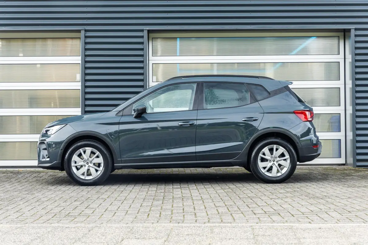 1.0 EcoTSI 95pk Style Business Connect | Achteruitrijcamera | Parkeersensoren
