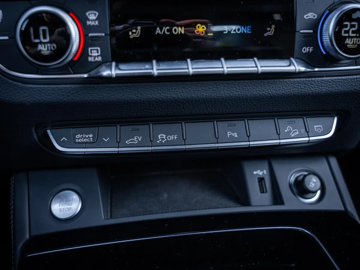 55 TFSI e S edition Competition - Luchtvering l Pano l B&O l Memory