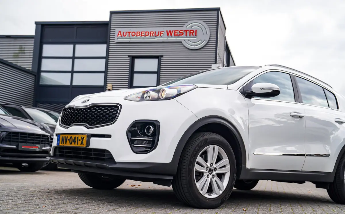 1.6 GDI DynamicLine | LED | Climatronic airco | Camera | Lane Assist | 6 bak | Koppeling vernieuwd | 100% onderhouden