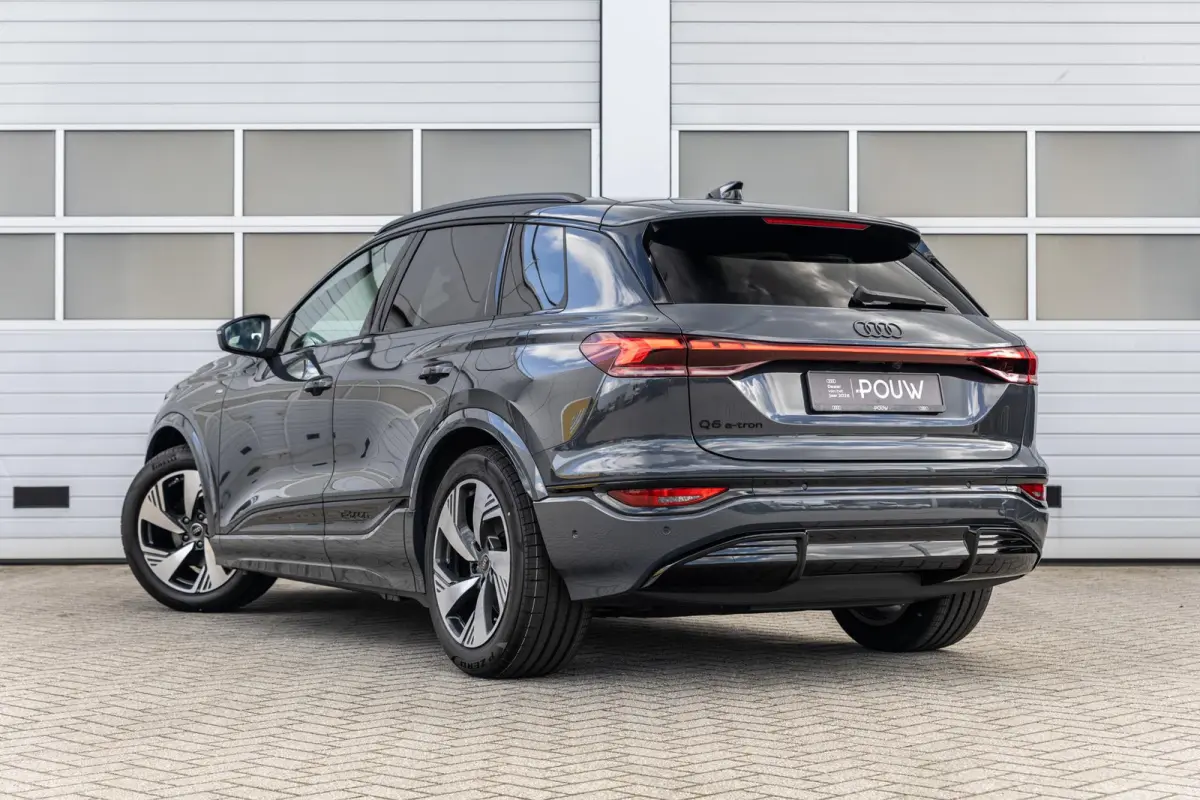 252pk S Edition 83 kWh | Luchtvering | Panoramadak