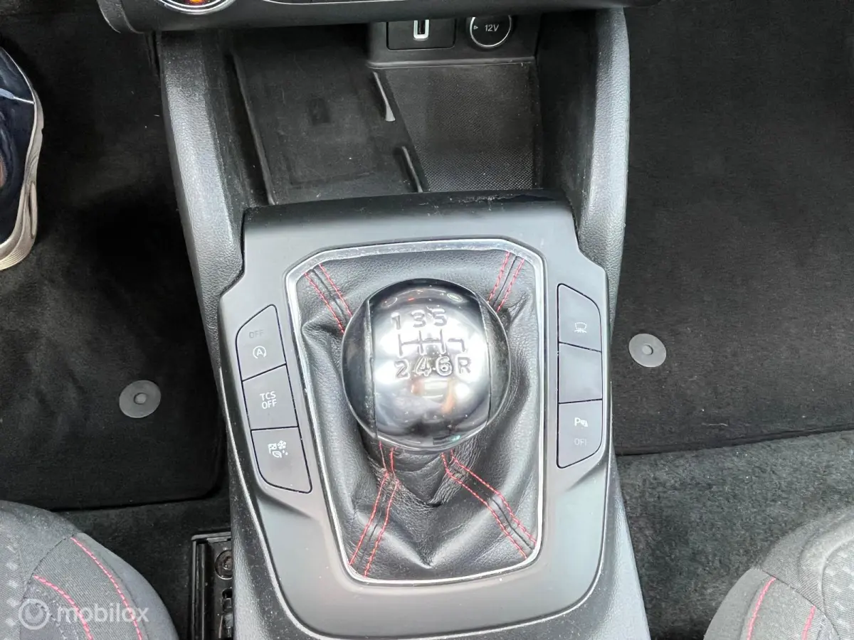 1.0 EcoBoost ST Line, panoramdak, nw. distributie