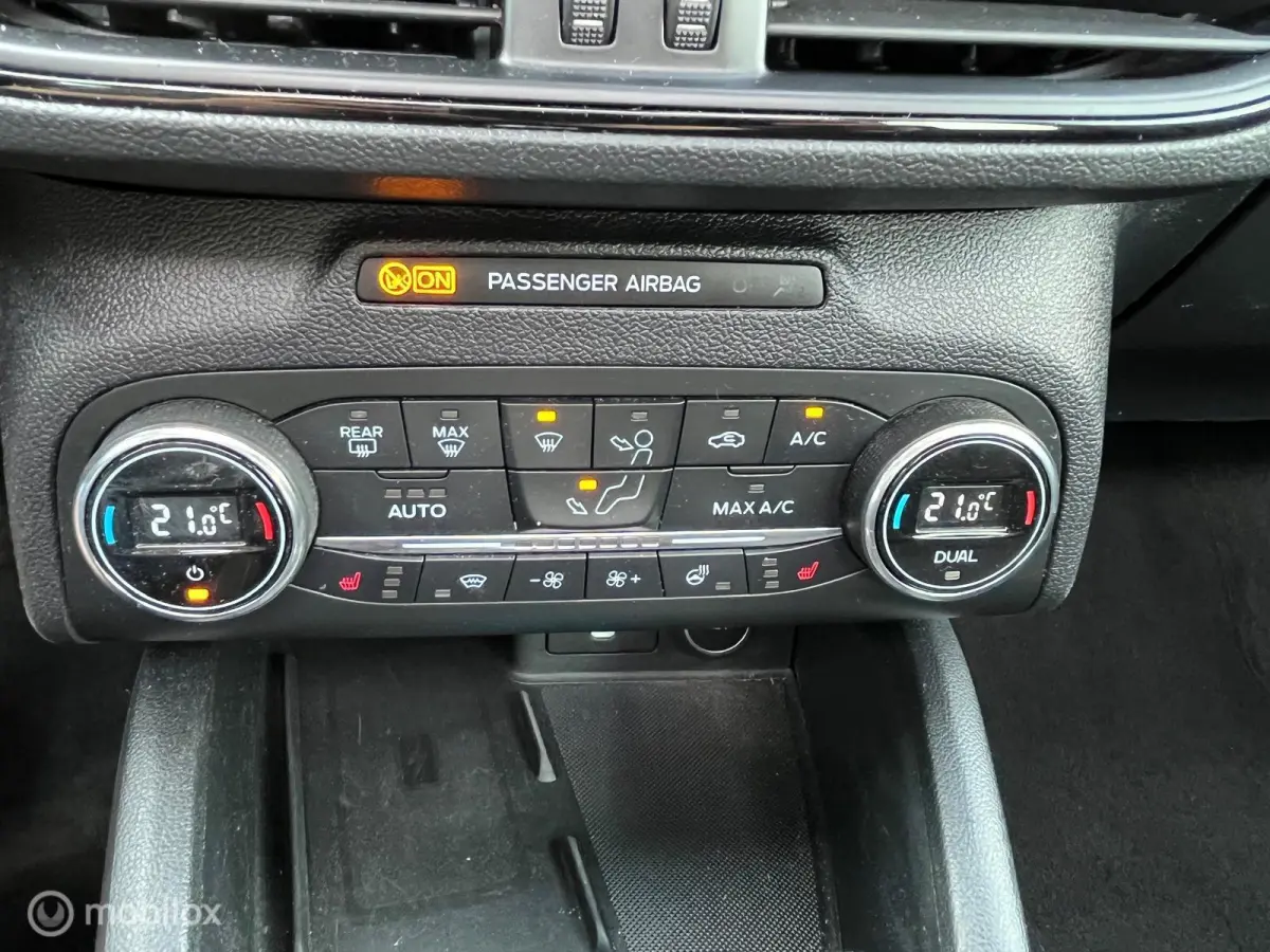 1.0 EcoBoost ST Line, panoramdak, nw. distributie