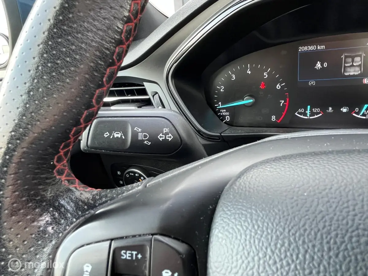1.0 EcoBoost ST Line, panoramdak, nw. distributie