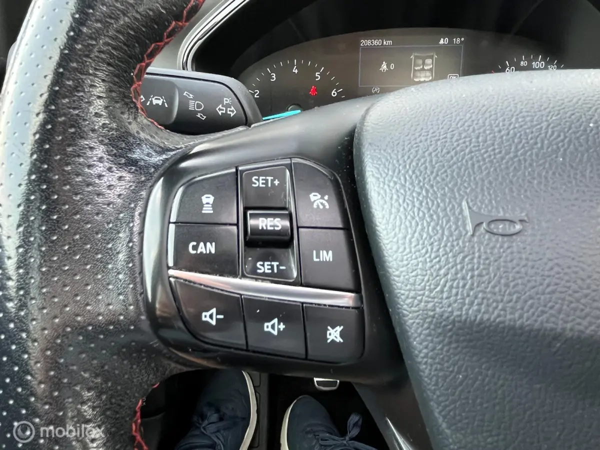 1.0 EcoBoost ST Line, panoramdak, nw. distributie