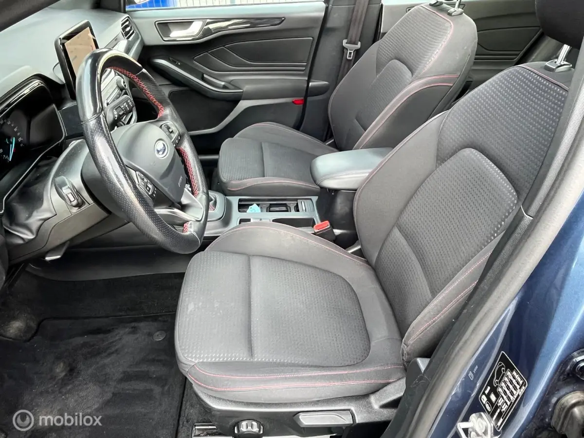 1.0 EcoBoost ST Line, panoramdak, nw. distributie