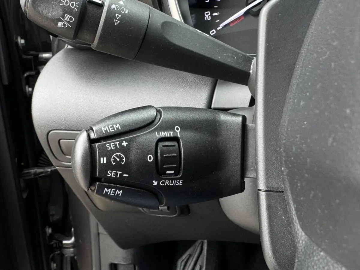 1.2 PureTech Shine|Camera|Automaat|Carplay|Navi|