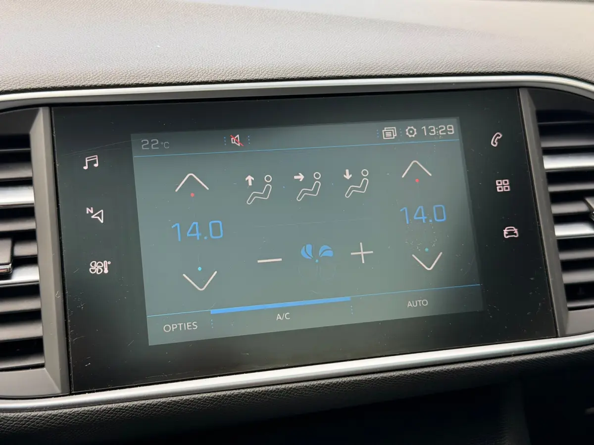 1.5 BlueHDi Executive|Distributie vv in 2026|2e Eigenaar|Trekhaak|Leder|Pano|CarPlay|Climate|Cruise|PDC V+A|Isofix|
