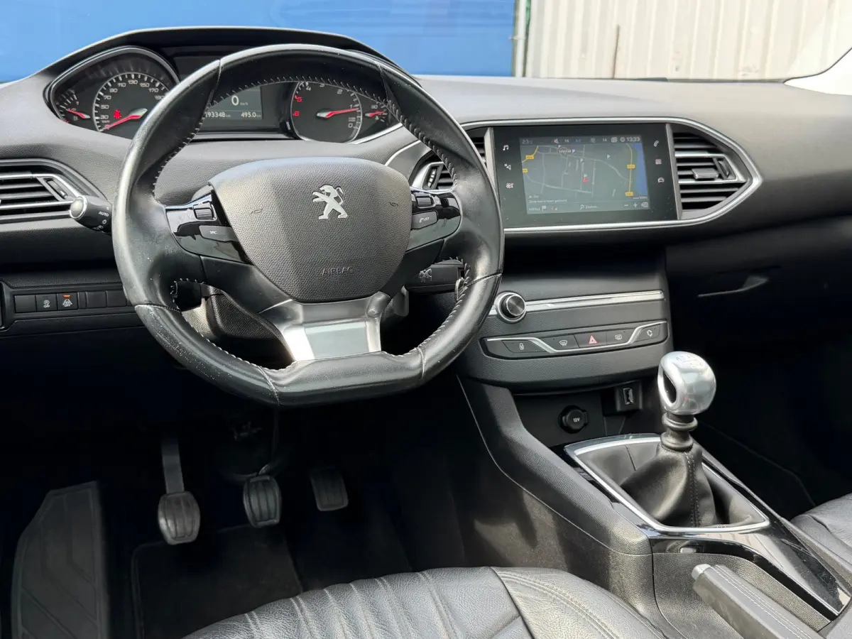 1.5 BlueHDi Executive|Distributie vv in 2026|2e Eigenaar|Trekhaak|Leder|Pano|CarPlay|Climate|Cruise|PDC V+A|Isofix|