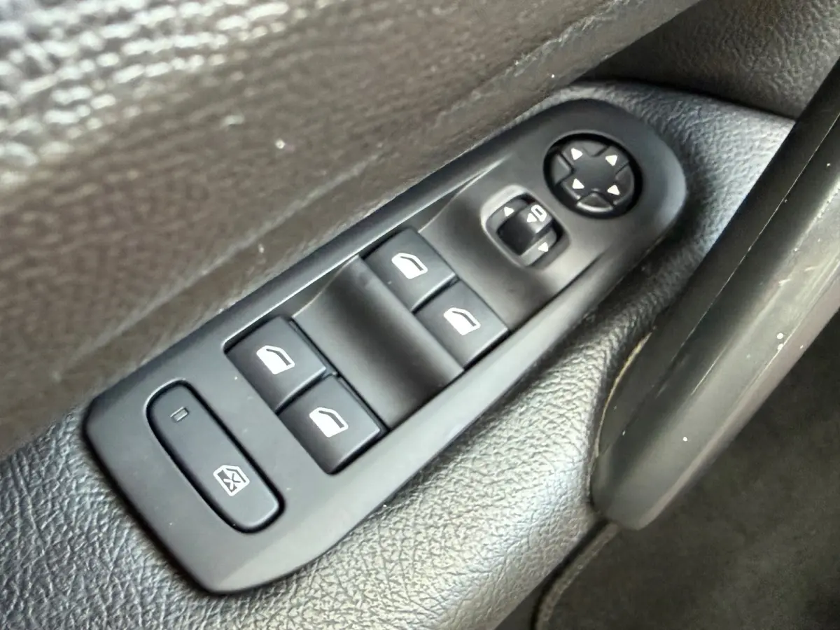 1.5 BlueHDi Executive|Distributie vv in 2026|2e Eigenaar|Trekhaak|Leder|Pano|CarPlay|Climate|Cruise|PDC V+A|Isofix|
