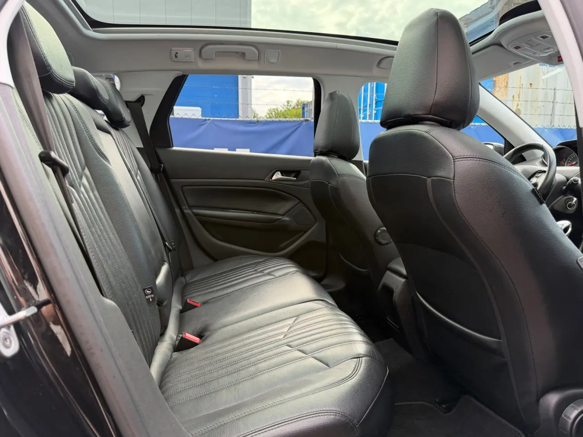 1.5 BlueHDi Executive|Distributie vv in 2026|2e Eigenaar|Trekhaak|Leder|Pano|CarPlay|Climate|Cruise|PDC V+A|Isofix|