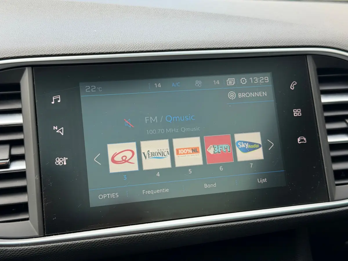 1.5 BlueHDi Executive|Distributie vv in 2026|2e Eigenaar|Trekhaak|Leder|Pano|CarPlay|Climate|Cruise|PDC V+A|Isofix|