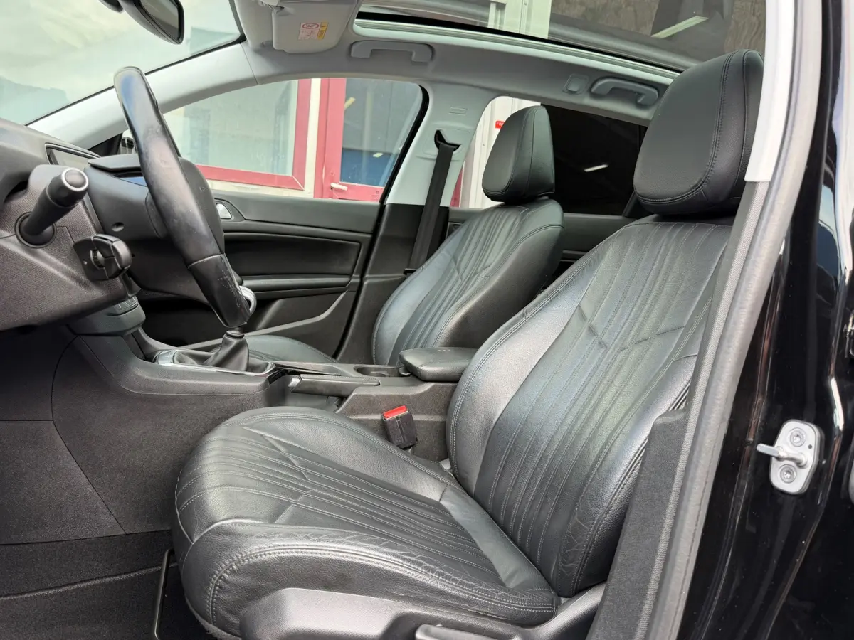 1.5 BlueHDi Executive|Distributie vv in 2026|2e Eigenaar|Trekhaak|Leder|Pano|CarPlay|Climate|Cruise|PDC V+A|Isofix|
