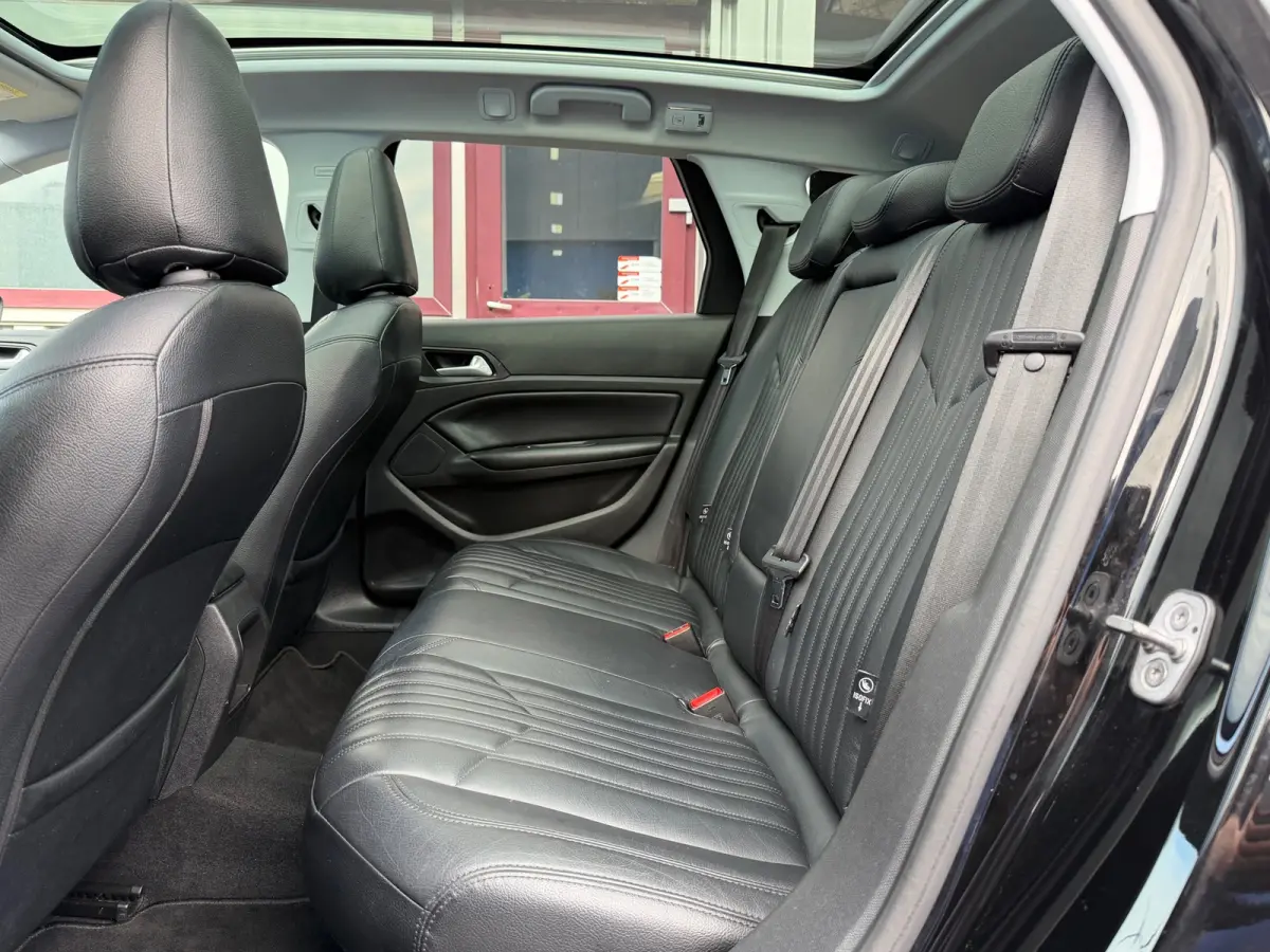 1.5 BlueHDi Executive|Distributie vv in 2026|2e Eigenaar|Trekhaak|Leder|Pano|CarPlay|Climate|Cruise|PDC V+A|Isofix|