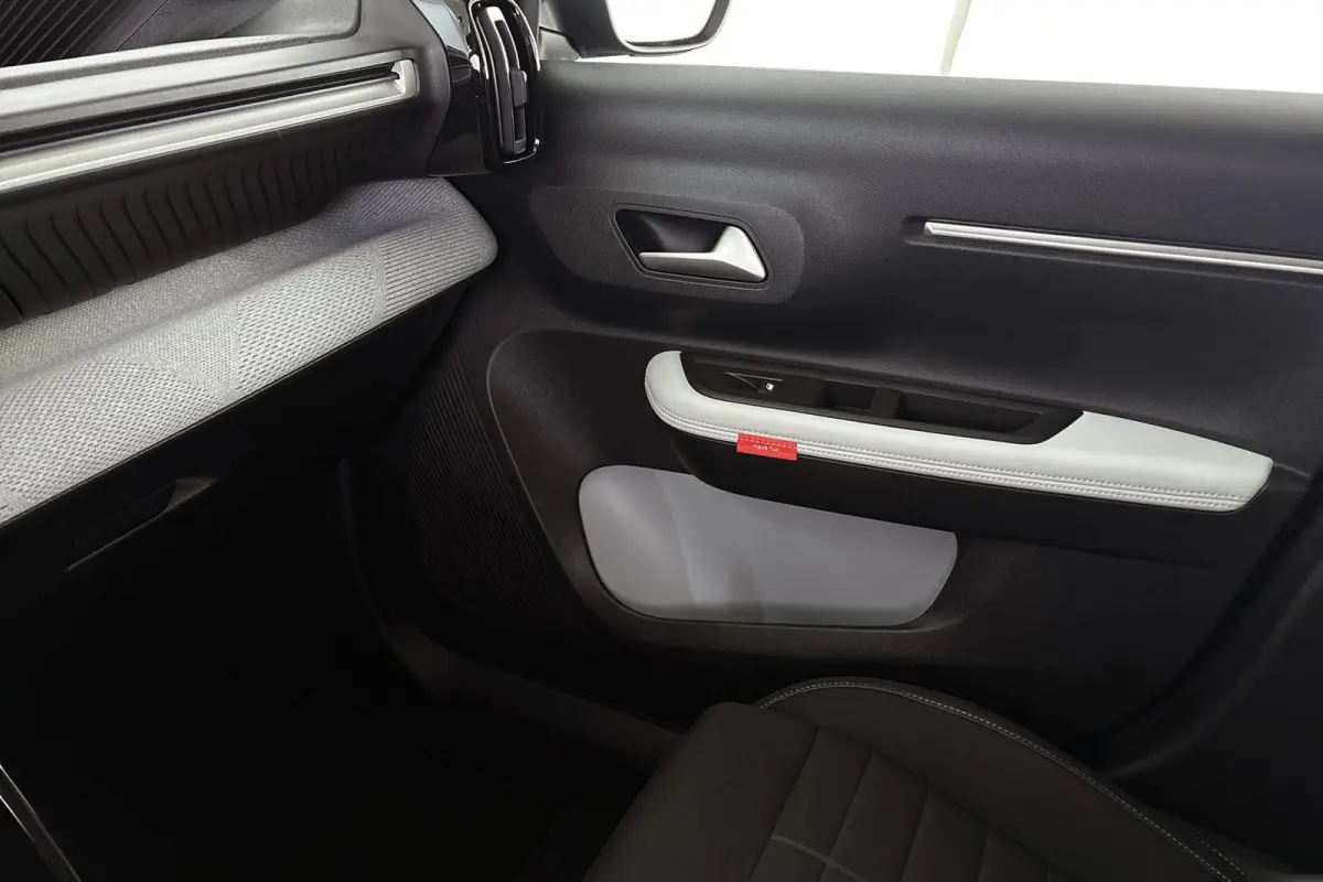 Max 113pk 44 kWh SOH 100% Camera Apple CarPlay Clima