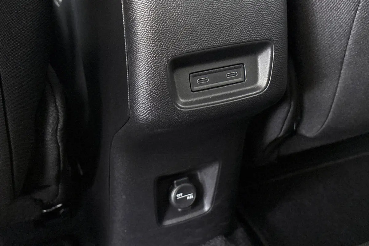 Max 113pk 44 kWh SOH 100% Camera Apple CarPlay Clima