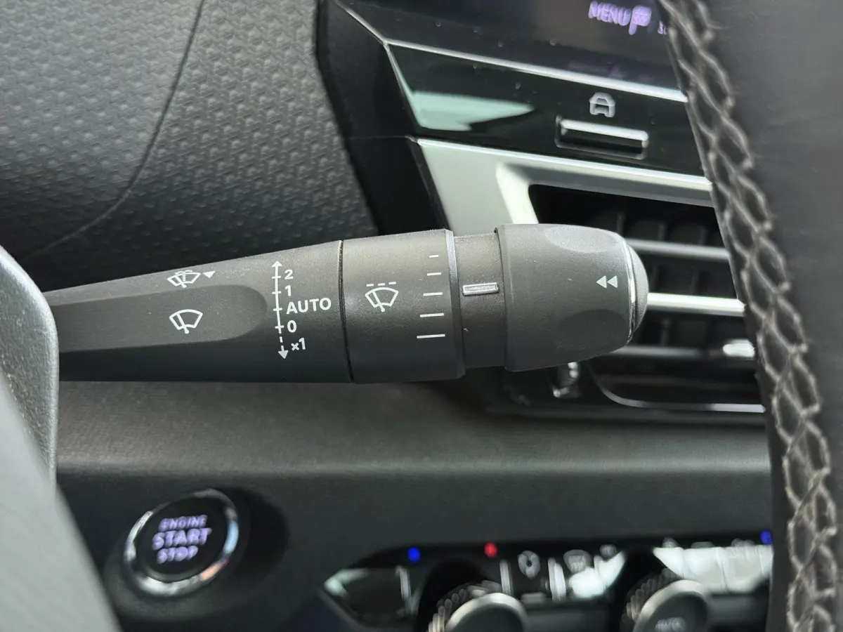 Shine 136pk 50 kWh | Accu 91% | Navigatie | Panoramisch schuifdak | Camera achter | Keyless start | Cruise control adaptief | Lichtmetalen velgen | Head-up display | Apple Carplay en Android