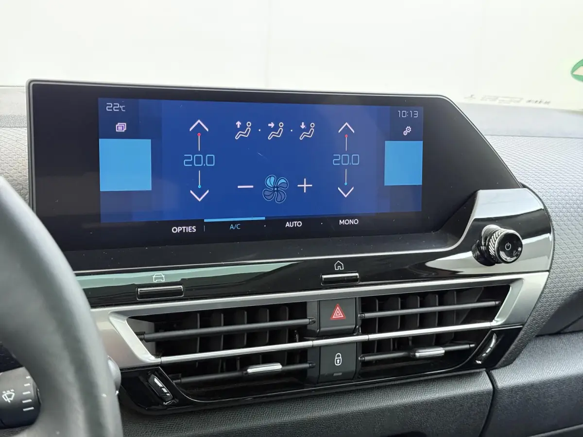 Shine 136pk 50 kWh | Accu 91% | Navigatie | Panoramisch schuifdak | Camera achter | Keyless start | Cruise control adaptief | Lichtmetalen velgen | Head-up display | Apple Carplay en Android