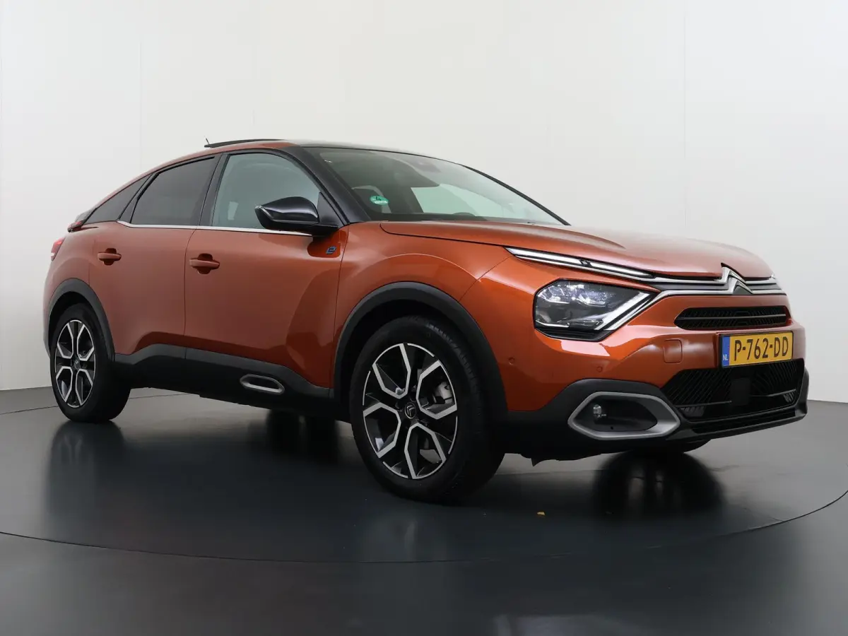 Shine 136pk 50 kWh | Accu 91% | Navigatie | Panoramisch schuifdak | Camera achter | Keyless start | Cruise control adaptief | Lichtmetalen velgen | Head-up display | Apple Carplay en Android