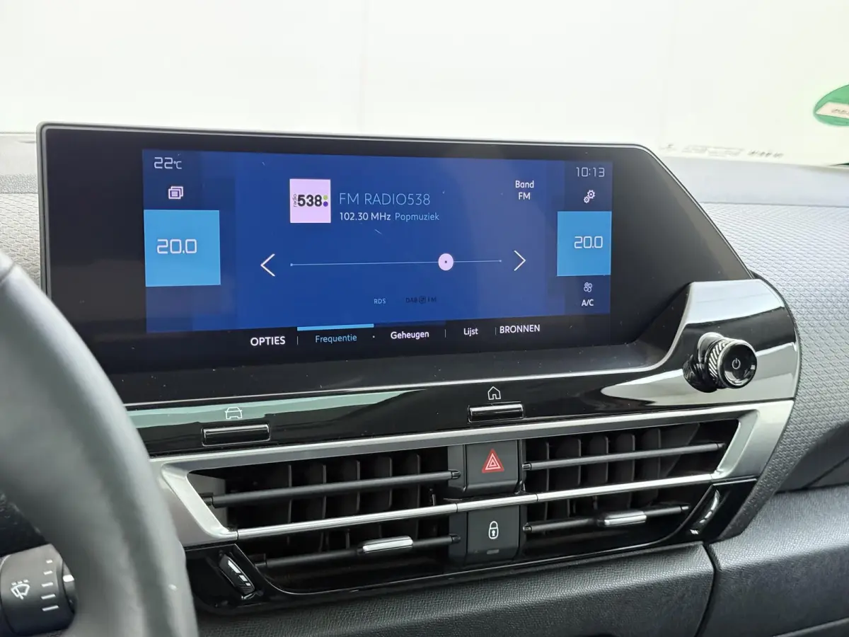 Shine 136pk 50 kWh | Accu 91% | Navigatie | Panoramisch schuifdak | Camera achter | Keyless start | Cruise control adaptief | Lichtmetalen velgen | Head-up display | Apple Carplay en Android