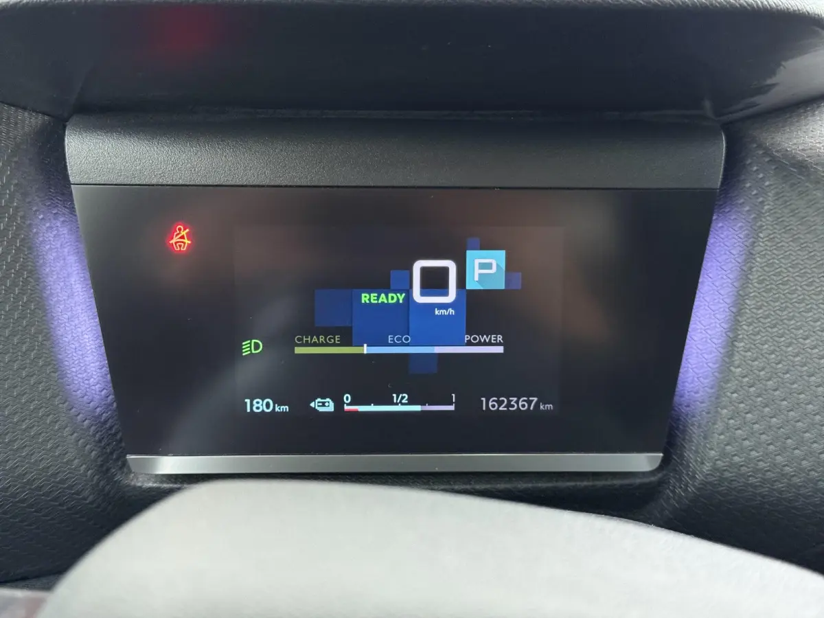 Shine 136pk 50 kWh | Accu 91% | Navigatie | Panoramisch schuifdak | Camera achter | Keyless start | Cruise control adaptief | Lichtmetalen velgen | Head-up display | Apple Carplay en Android