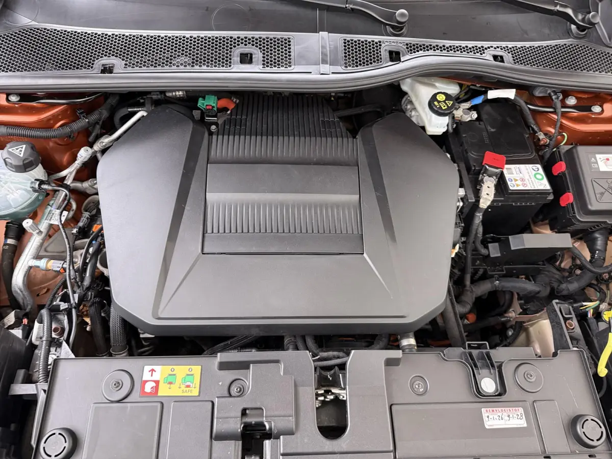 Shine 136pk 50 kWh | Accu 91% | Navigatie | Panoramisch schuifdak | Camera achter | Keyless start | Cruise control adaptief | Lichtmetalen velgen | Head-up display | Apple Carplay en Android