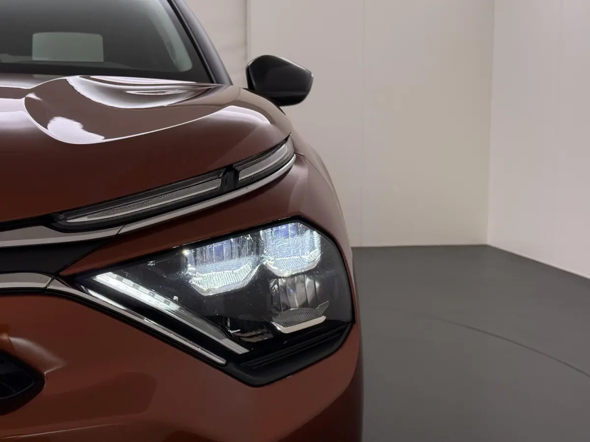 Shine 136pk 50 kWh | Accu 91% | Navigatie | Panoramisch schuifdak | Camera achter | Keyless start | Cruise control adaptief | Lichtmetalen velgen | Head-up display | Apple Carplay en Android