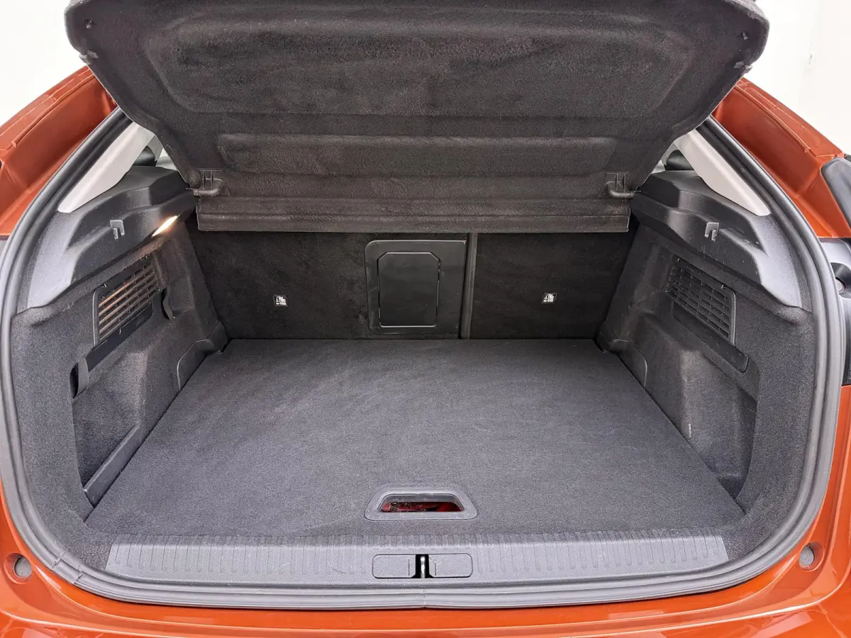 Shine 136pk 50 kWh | Accu 91% | Navigatie | Panoramisch schuifdak | Camera achter | Keyless start | Cruise control adaptief | Lichtmetalen velgen | Head-up display | Apple Carplay en Android