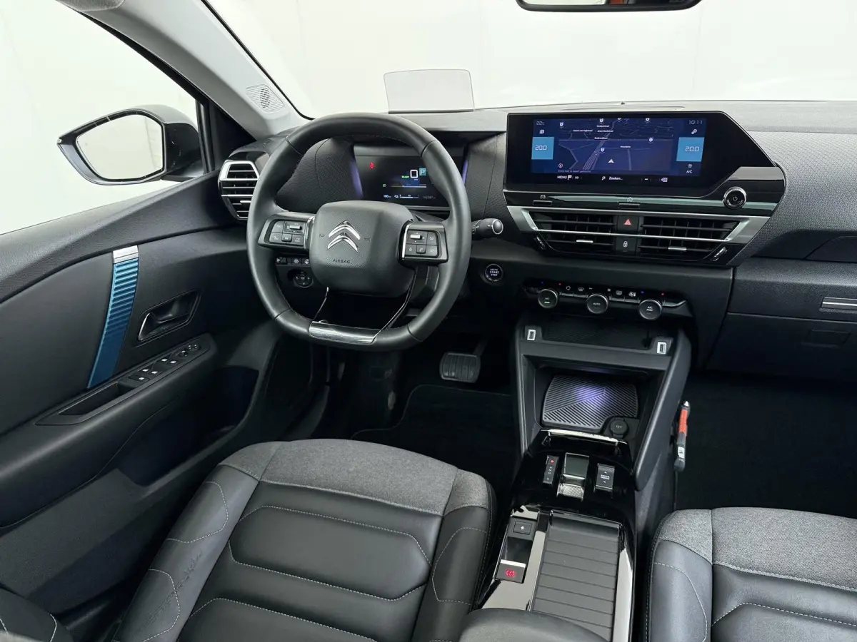 Shine 136pk 50 kWh | Accu 91% | Navigatie | Panoramisch schuifdak | Camera achter | Keyless start | Cruise control adaptief | Lichtmetalen velgen | Head-up display | Apple Carplay en Android