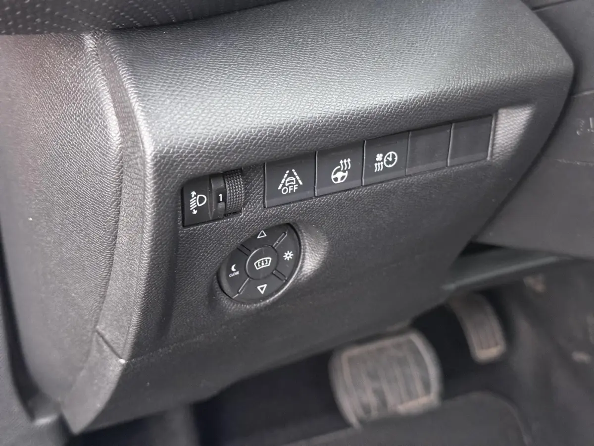 Shine 136pk 50 kWh | Accu 91% | Navigatie | Panoramisch schuifdak | Camera achter | Keyless start | Cruise control adaptief | Lichtmetalen velgen | Head-up display | Apple Carplay en Android