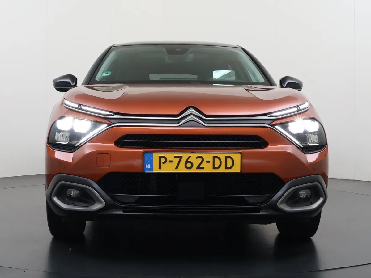 Shine 136pk 50 kWh | Accu 91% | Navigatie | Panoramisch schuifdak | Camera achter | Keyless start | Cruise control adaptief | Lichtmetalen velgen | Head-up display | Apple Carplay en Android