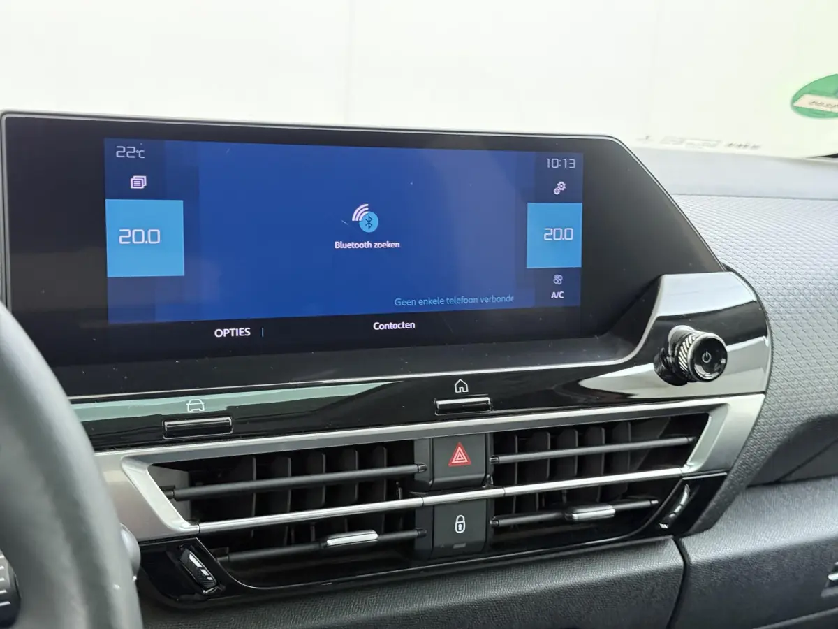 Shine 136pk 50 kWh | Accu 91% | Navigatie | Panoramisch schuifdak | Camera achter | Keyless start | Cruise control adaptief | Lichtmetalen velgen | Head-up display | Apple Carplay en Android