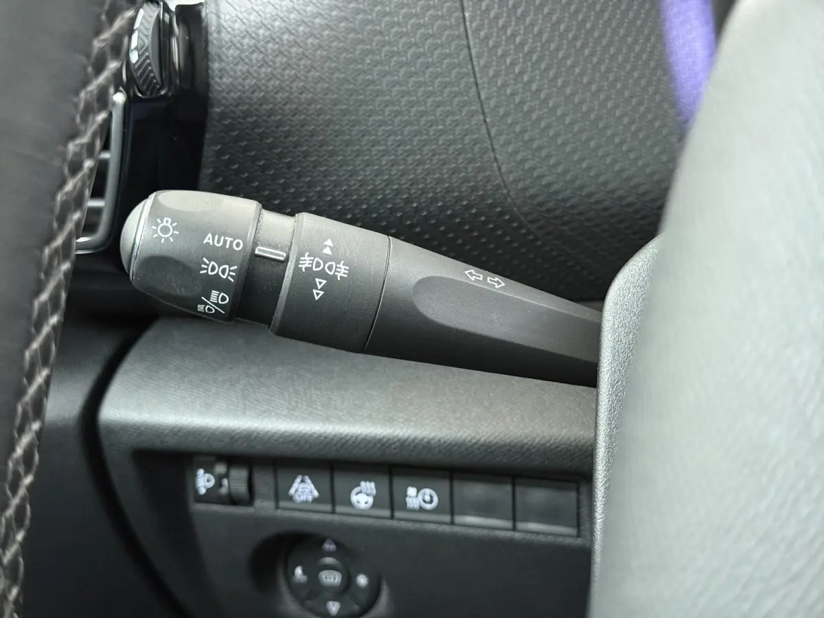 Shine 136pk 50 kWh | Accu 91% | Navigatie | Panoramisch schuifdak | Camera achter | Keyless start | Cruise control adaptief | Lichtmetalen velgen | Head-up display | Apple Carplay en Android
