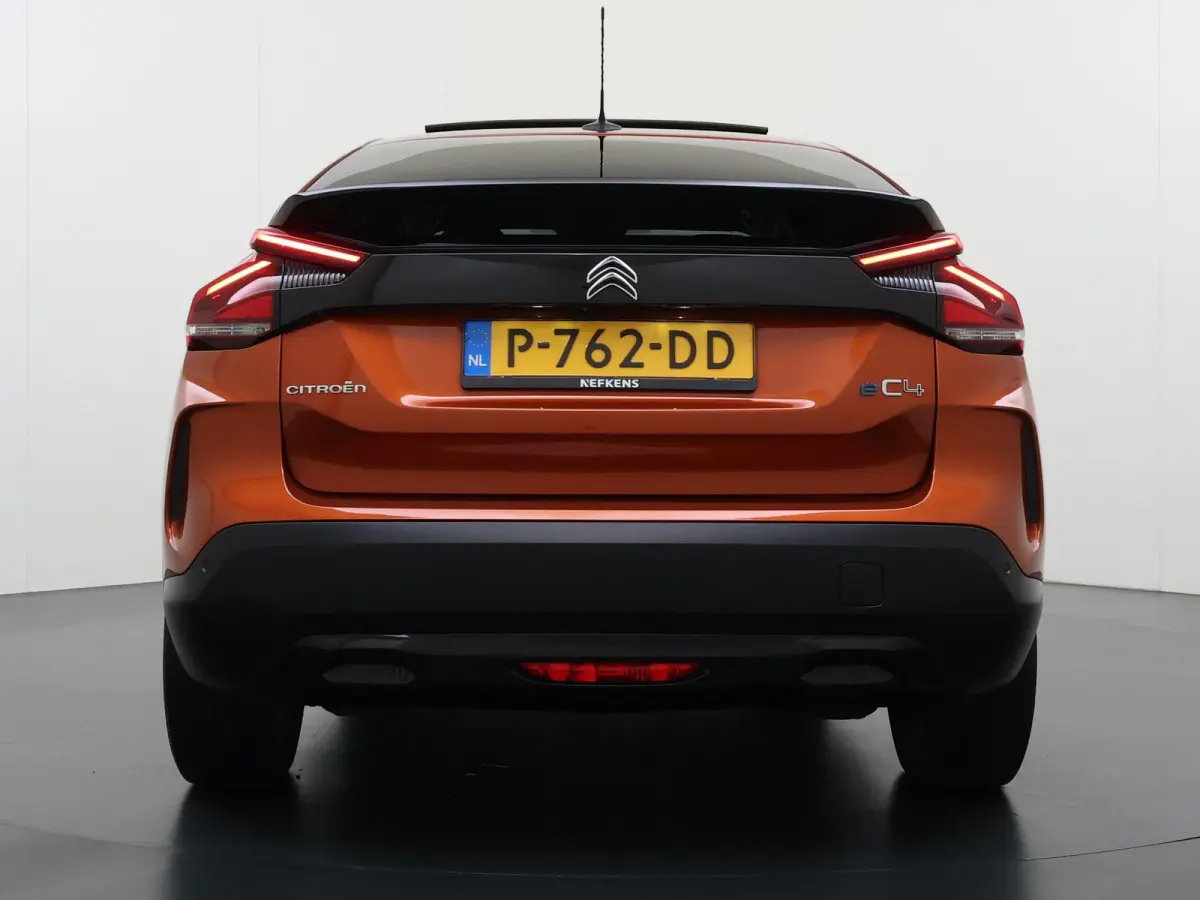Shine 136pk 50 kWh | Accu 91% | Navigatie | Panoramisch schuifdak | Camera achter | Keyless start | Cruise control adaptief | Lichtmetalen velgen | Head-up display | Apple Carplay en Android