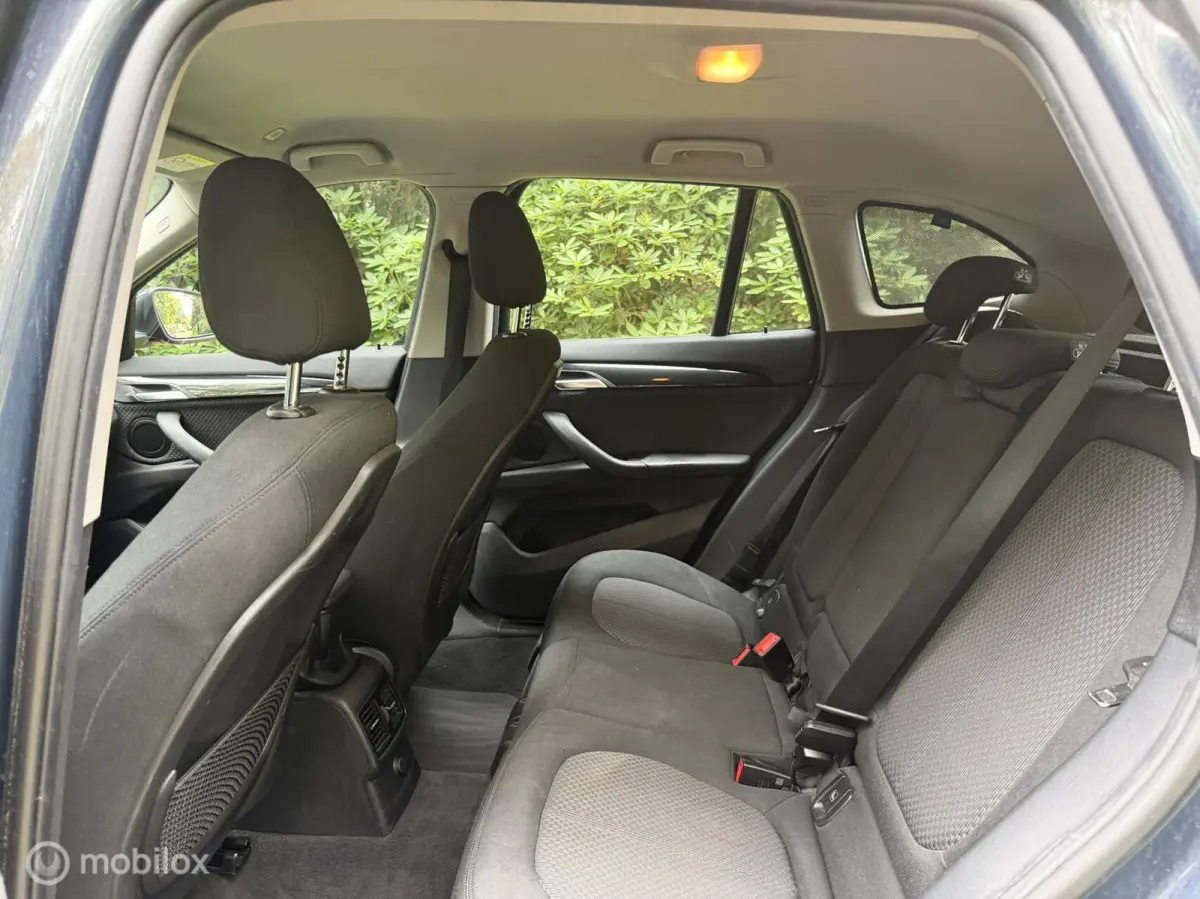 sDrive18i High Executive Trekhaak Cruise Clima Stoelv
