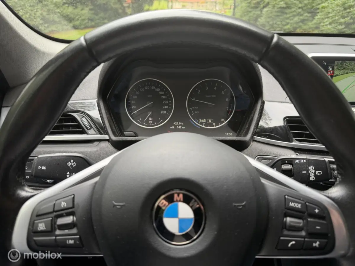 sDrive18i High Executive Trekhaak Cruise Clima Stoelv