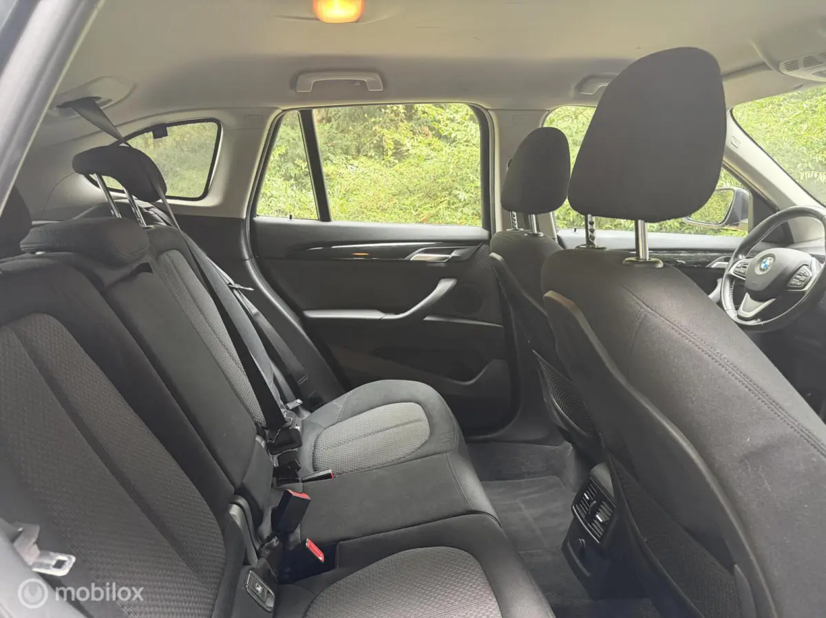 sDrive18i High Executive Trekhaak Cruise Clima Stoelv