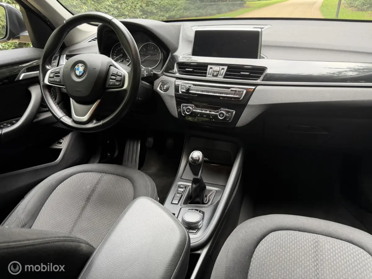 sDrive18i High Executive Trekhaak Cruise Clima Stoelv