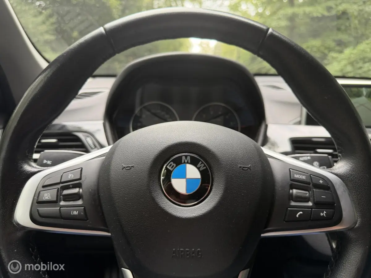 sDrive18i High Executive Trekhaak Cruise Clima Stoelv