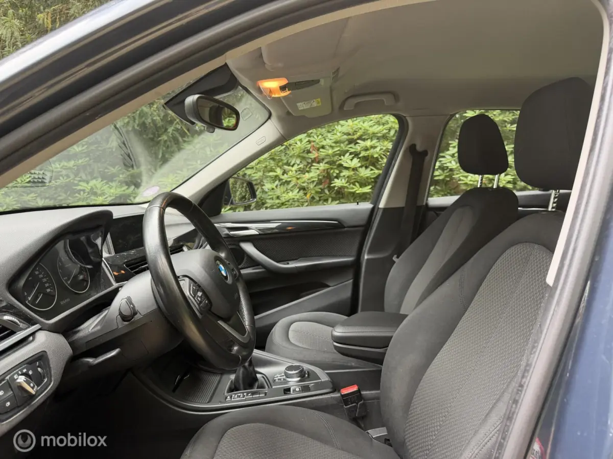 sDrive18i High Executive Trekhaak Cruise Clima Stoelv